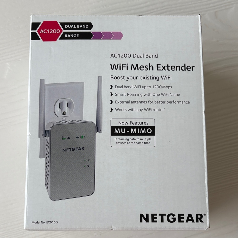 NWOT Netgear Dual Bd WiFI Mesh Extender